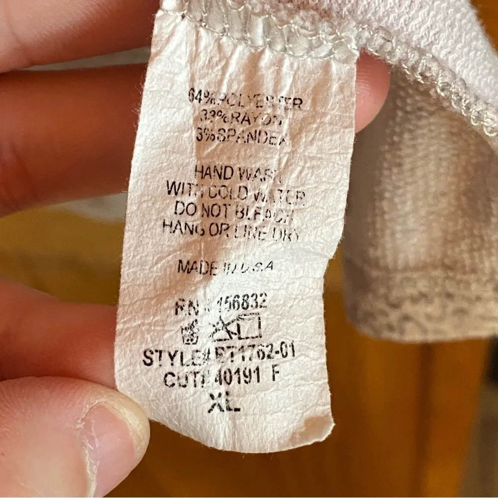 🐍BiBi, Size XL, Snake Print, Shirt Sleeve, One Cold Shoulder Top - Picture 4 of 7